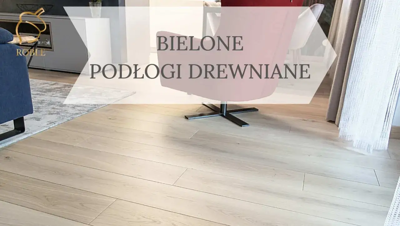 Bielone podłogi drewniane w nowoczesnym salonie. Jasne deski tworzą przytulną atmosferę.